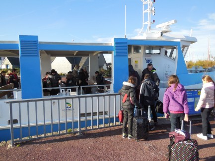 Nous embarquons à Saint Vaast la Hougue à bord du véhicule amphibie pour aller à l'île Tatihou le lundi 24 novembre.